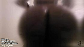 Is Sophie Stephan's Red Scene Deliciously Complete?