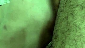 mulher do corno gozando pelo cus� no cu da mulher do corno