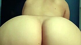 Novinha experimenta roupa de academia e me deixou cheio de tes�o