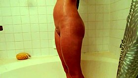 Scarlett baxter shower