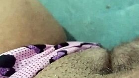 Pov bucetuda novinha tocando sua buceta grande e carnuda com shortinho da minnie geme gostoso enquanto se deda com muito tesão