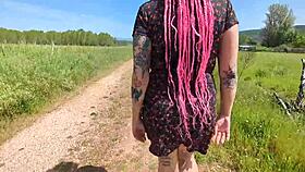 me follo a una desconocida en el campo