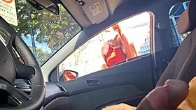 punheta no carro e buscando informa��o de pau duro