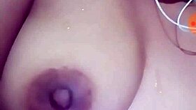 Watch this webcam pussy play turn into a wet mess