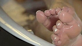 Lustful shalina devine masturbating before bath time