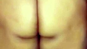 mi esposa disfrutando de sus bolas anales y dildo?