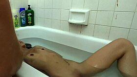 i'm candy cruise gaggging on cock in bathtub lef 3