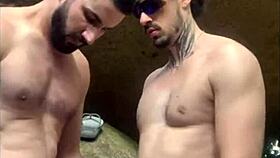 comi um desconhecido que estava batendo uma na trilha with anal slave casting