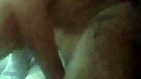 Mira qué rico se ve, quiero coger con dos vergas en este video amateur 😏