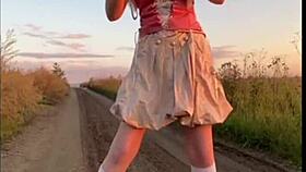 Elza kom performs a sexy dance as curvy latina