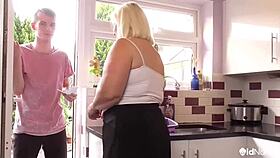 Mature chubby blowjob and doggystyle - agedlove