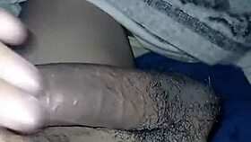eyaculando leche caliente 22 cent�metros brotado en pussy h�meda y cremosa
