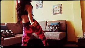 peruana pilar gasca puta moviendo rico el culo