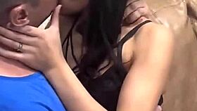 Novinha Giving Kisses To The Muscular Guy