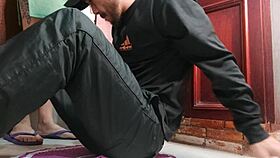 Real housewife seduces plumber in rough Brazilian encounter