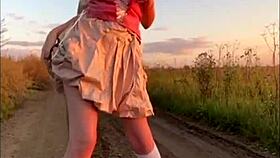 Elza kom performs a sexy dance as curvy latina