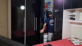 pegadinha com minha esposa de olhos vendados, deixei meu amigo foder ela