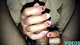 Siswi Sma Ngocokin Kontol Temanannya Dengan Handjob