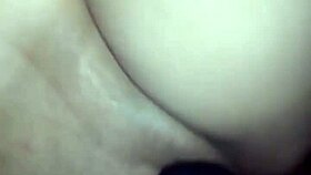 El Vecino Me Folla Mi Gran Culo Mientras Me Masturbo con Mi Vibrador