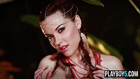 Teen model luscious with big natural boobs