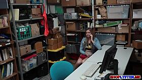 LP女警狠操性感辣妹