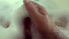 I Masturbate in Bubble Bath