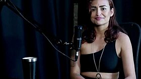 A Mãe Descobriu A Sua Orgia Ainda Não Gravou Com Travesti Decidiu Parar Pra Se Curar E Foi Chamada De Atriz Pornô Evangélica - Kamilla Werneck Sheer Red