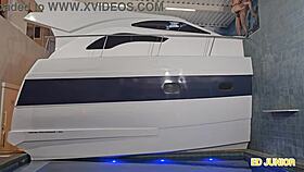 Fudendo Uma Loirinha Sem Camisinha No Iate Completo No Red E No Sheer