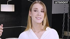 Tjeckisk babe tar fet italiensk kuk i röven 😩