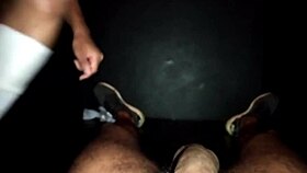 Fudendo gosto na balada esse puto chamei ele pro canto e meti a rola no seu rabo no p�lo