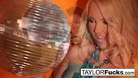 i got so horny fingering that cunt