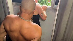 famosinha do insta da a bucetinha para o negão no alto de copacabana rj