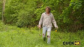 i watch wife cheatin on desk