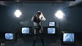 Leslie Shaw Shares Intimate Peruvian Photos