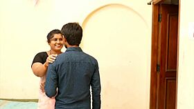 Ippadi Oru Kolutha Aunty A Yaru Vandamnu Soluvaga