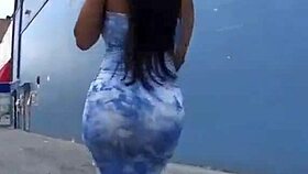 Look at phat asses out and about