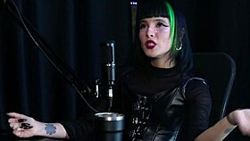 Decidiu investir em conteúdo pornô foi chamada na direção da escola por um vídeo vazado perdeu a virgindade na cama da mãe - carol rhcp sheer red