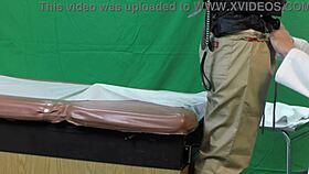 i inspect scarlett johnson's vag wrong