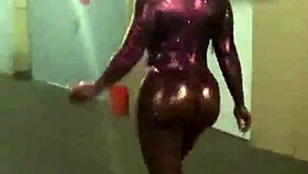 Look at phat asses out and about