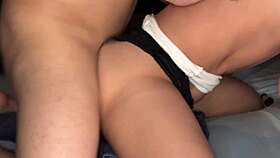 Lo mejor que veras hoy flaquita latina montando verga con dildo en el culo dp