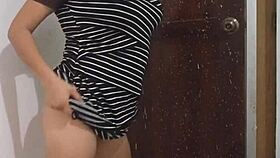 Woman dances and shows buttocks before wedding