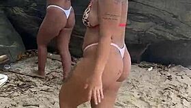 ol� somos as peludinhas fodendo na praia