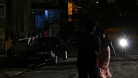 Ippadi Oru Kolutha Aunty A Yaru Vandamnu Soluvaga