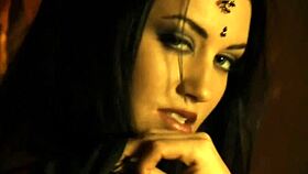 Bolly babe looks quite gorgeous