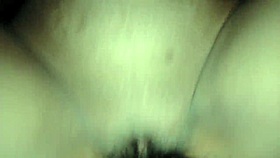 น้ำพุ่งเข้ารูหีเพื่อนสาวอย่างรุนแรง