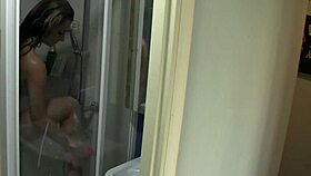 HOMEMADE VIDEO OF MY NUDE GIRLFRIEND BATHING