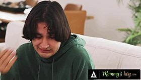 Shy guy fucks blonde MILF Wendy Raine 😏