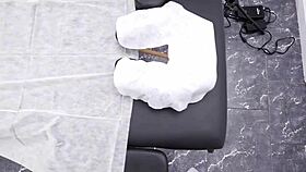 i'm a hot milf gettin streached by bbc masseuse