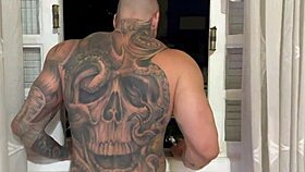 Asking Neighbor For Sugar But Craving Muscular Guy's Big Cock