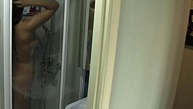 HOMEMADE VIDEO OF MY NUDE GIRLFRIEND BATHING